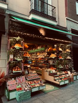 Deluxe Grocery Store